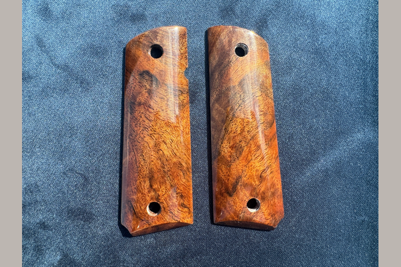 American Black Walnut Grips L+R (CRV3) | NEW Image